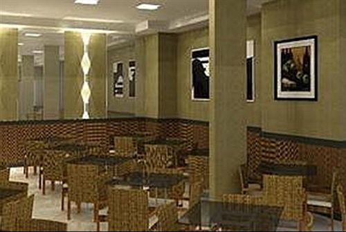 קויאבה Skala Traveling Hotel מראה חיצוני תמונה